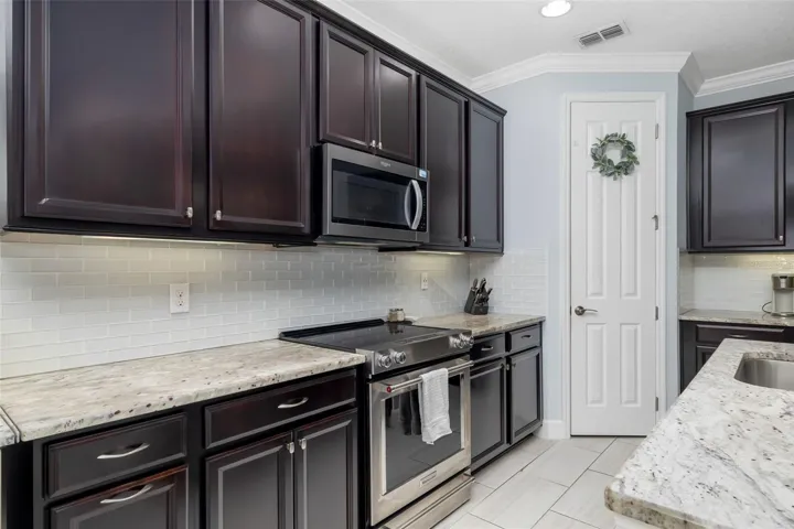 Open and inviting floorplan
