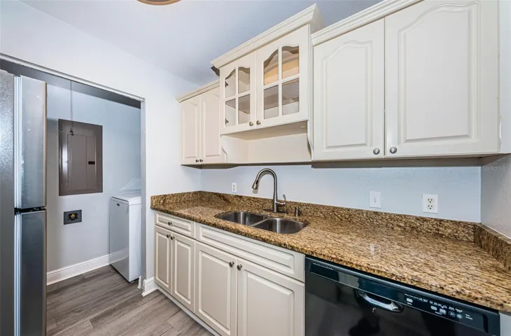 Kitchen with Laundry room
