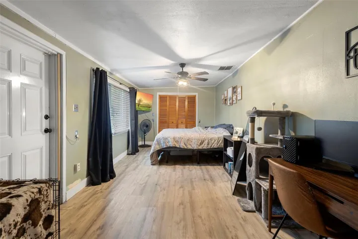 Large Bonus 4th Bedroom / Office / Playroom