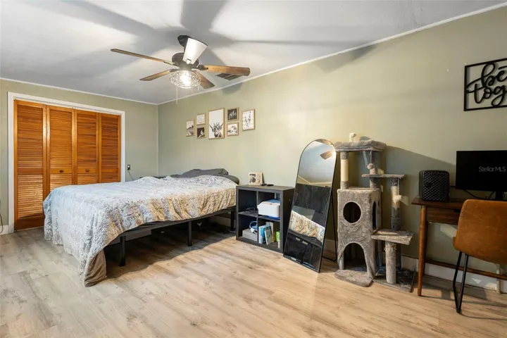 Large Bonus 4th Bedroom / Office / Playroom