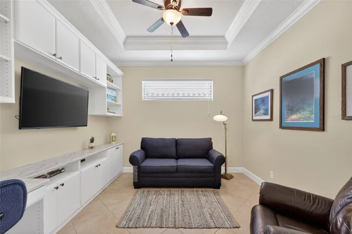 Built-ins in den