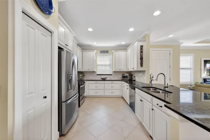 Plenty of cabinets