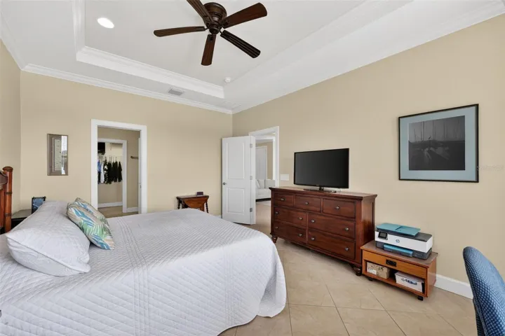 Spacious bedroom