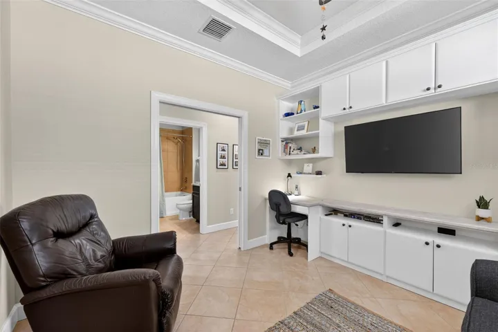 Can be a third guest room