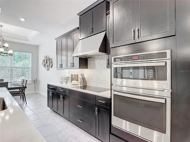 Cooktop. 42" Cabinets