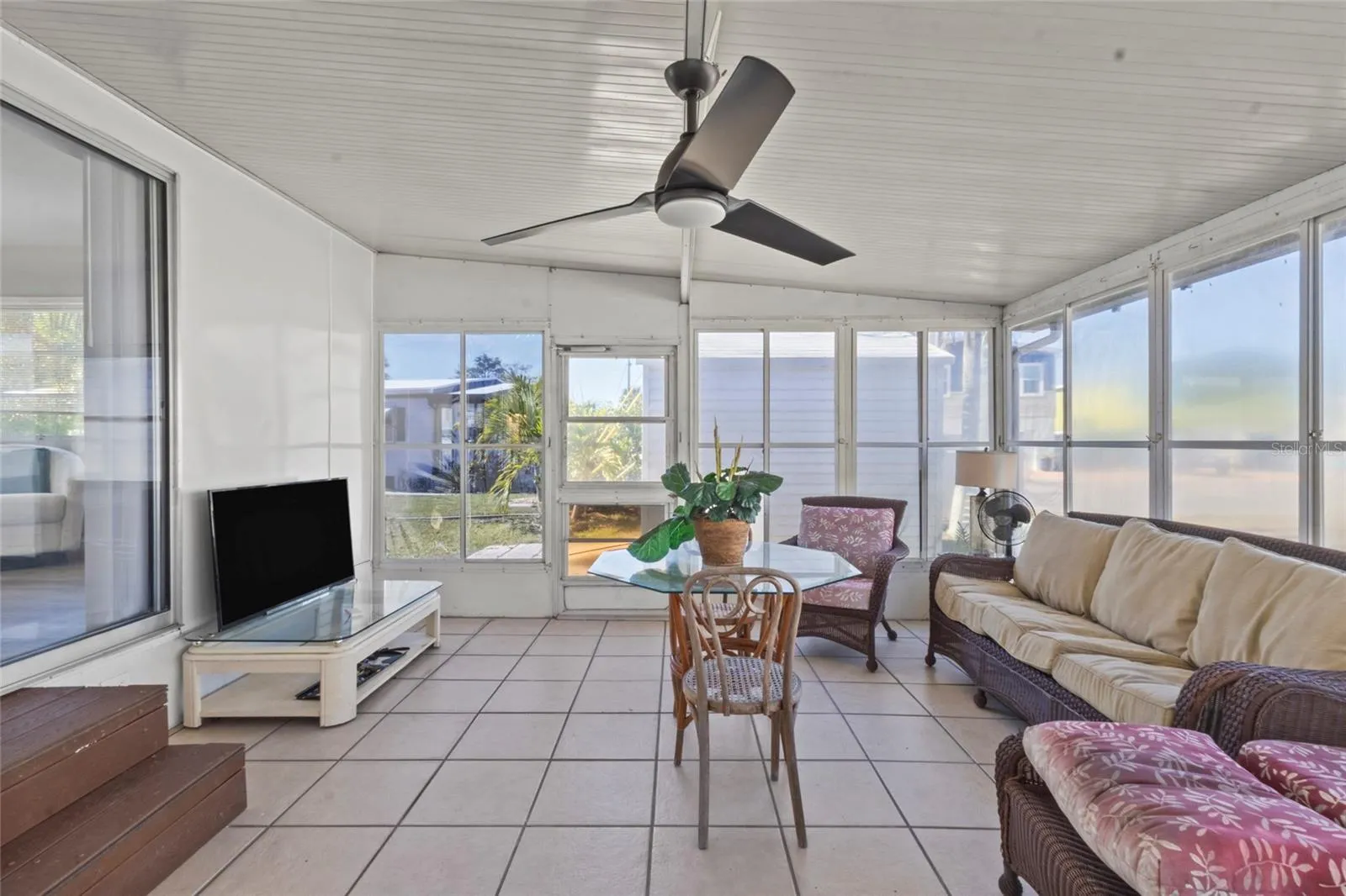 Lanai is 3 seasons room