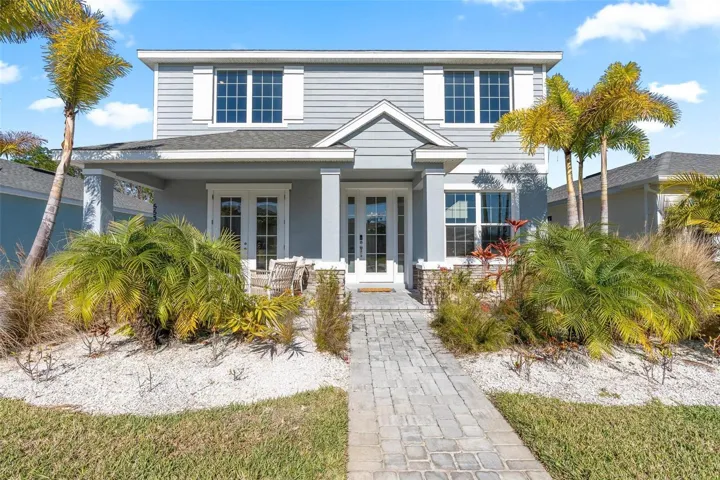 FRONT OF 553 VENETIAN PALMS BLVD