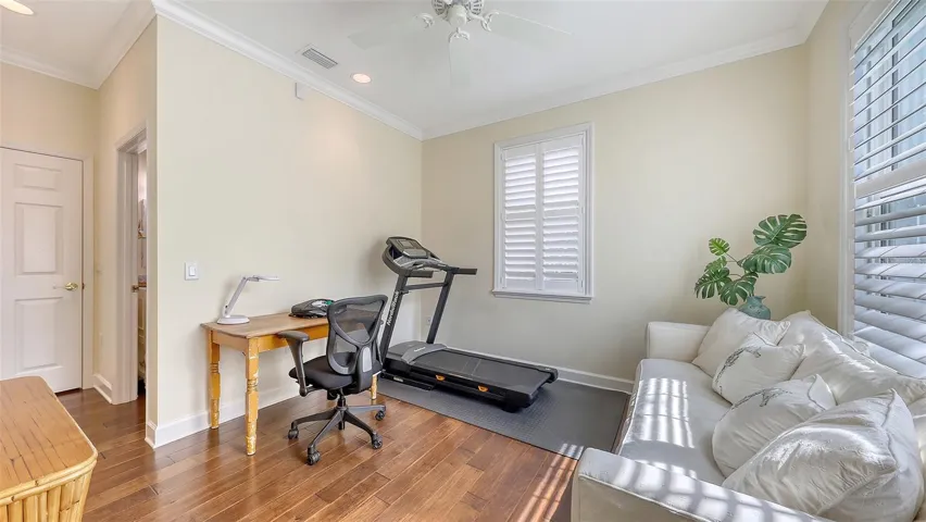 First floor guess suite