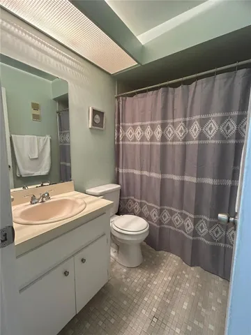 2nd bathroom