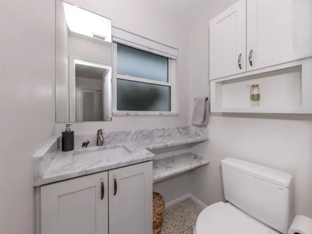 1/2 bath