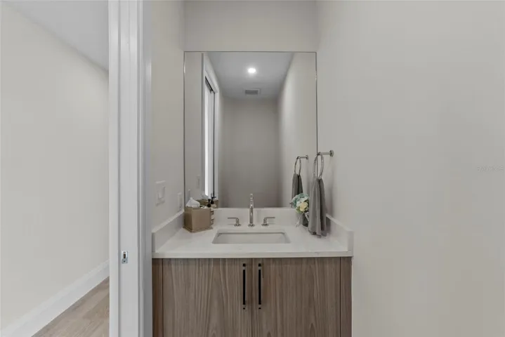 1/2 bath