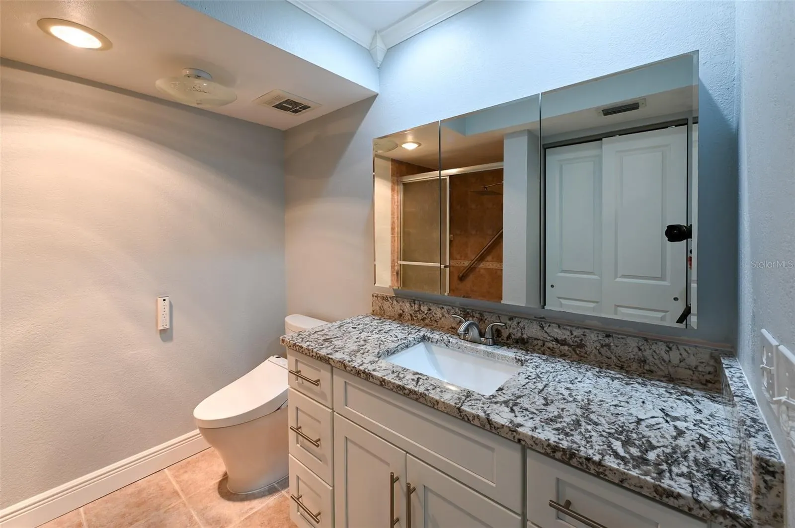 2nd Bathroom