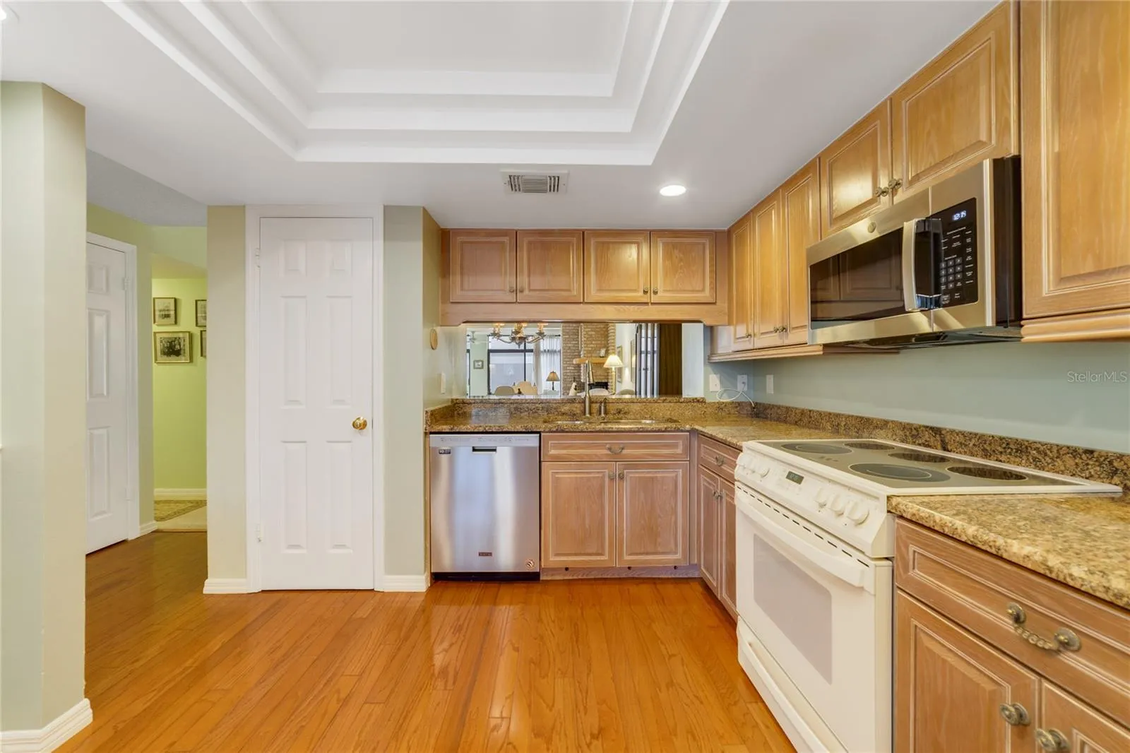 Walk in Pantry and Granite Countertops