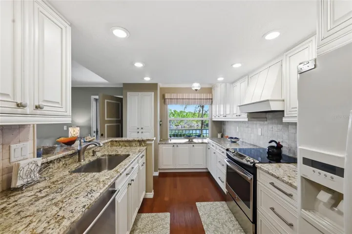 Remodeled kitchen with top quality finishes and workmanship