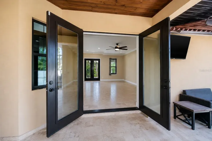 French doors to outside lanai