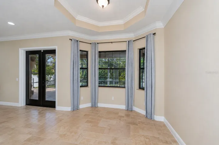 High ceilings with tray inserts