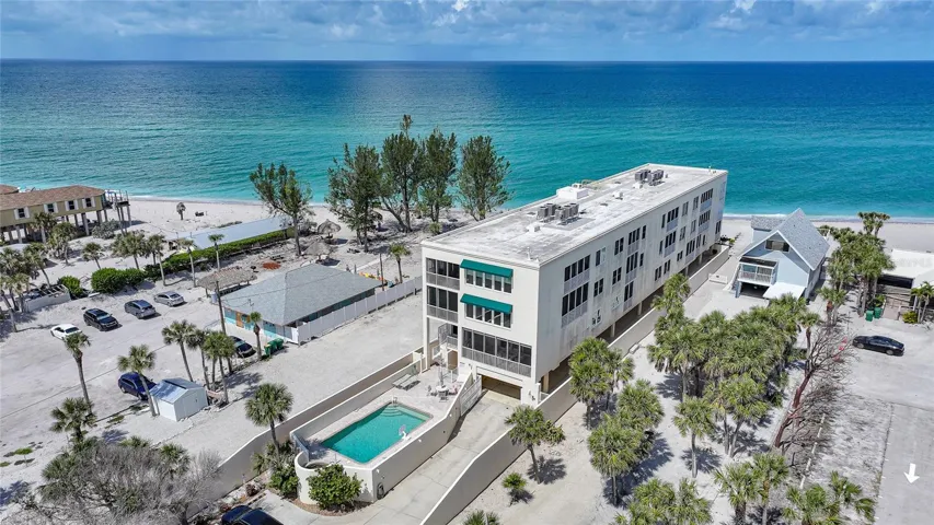 Building w/pool for only 5 units