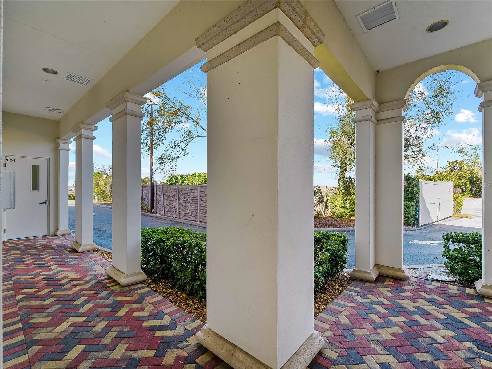 Extra parking / Rear entry way