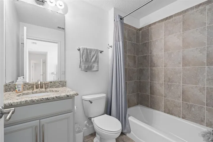 Full bath in bedroom 2