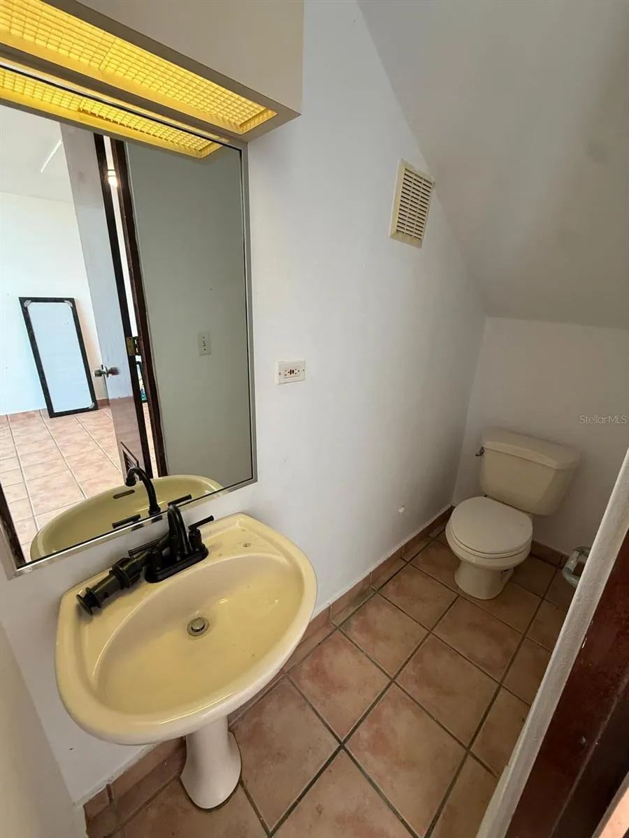 1/2 bathroom (first floor)