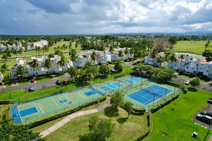 Baskteball/Tennis/Pickleball area
