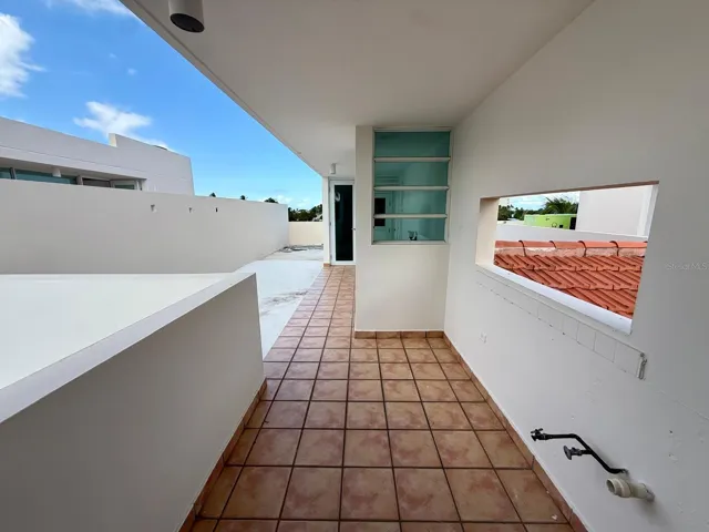 Rooftop (4th and last floor)