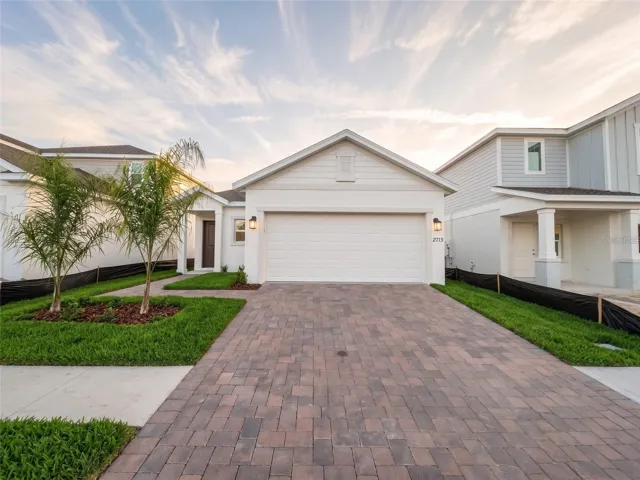 Digitally Enhanced Photo – Exterior paint color has been modified.