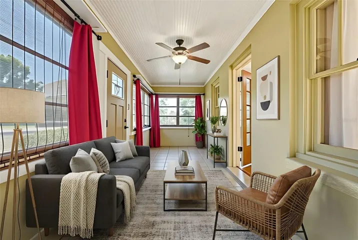 Florida Room/Foyer