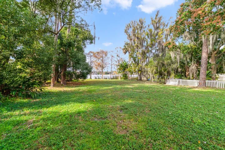 Direct lakefront lot bring your Builder!!