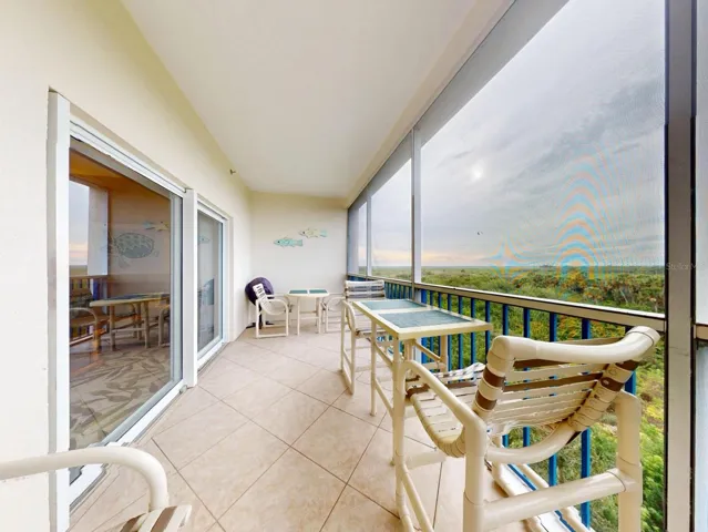 Balcony to Estuary