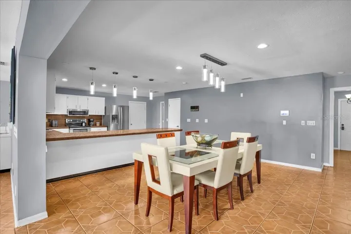 Dining/Kitchen