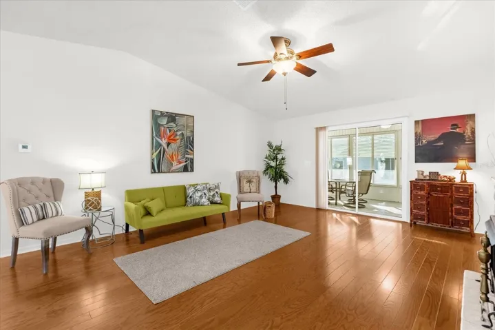 Living area to Florida Room and Lanai