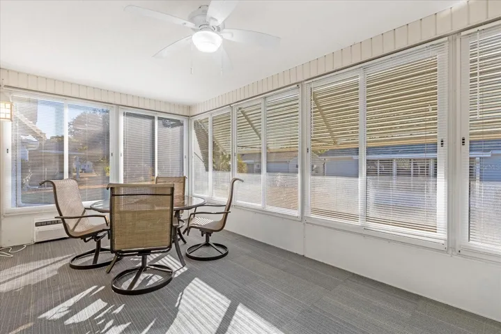 Glass and screen FLORIDA ROOM or LANAI 1.