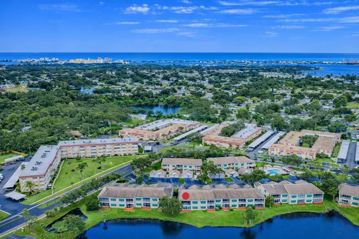 Lakefront Living