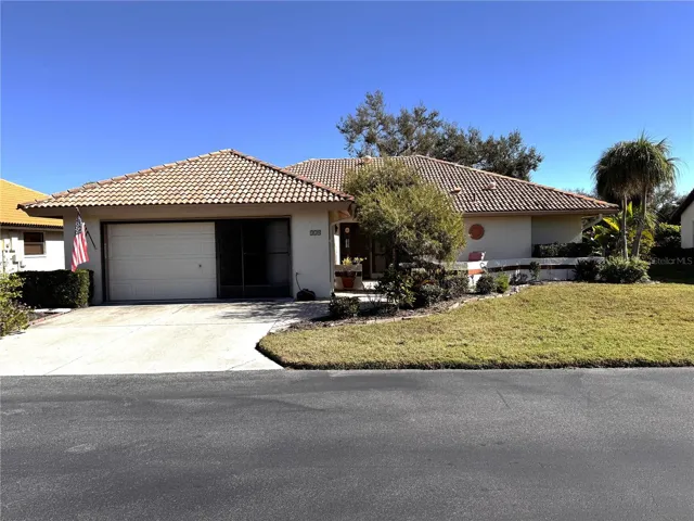 229 Laurel Hollow