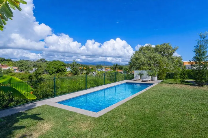 Rendering private pool done with AI.