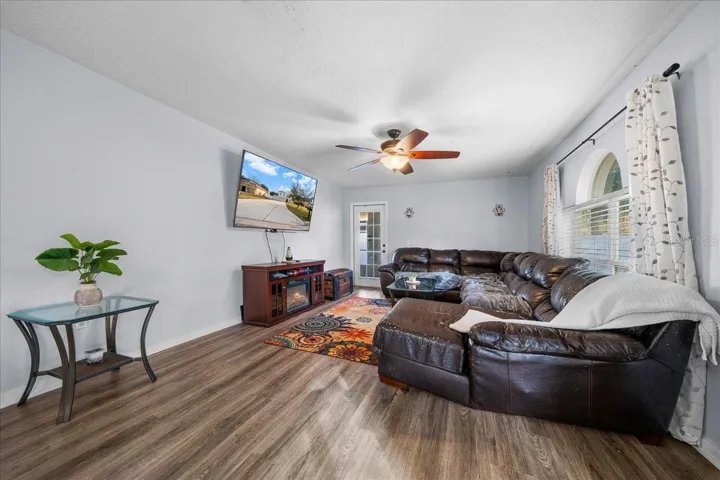 Living Room / Screened Patio
