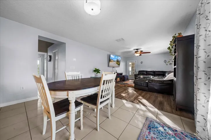Dining area / living room