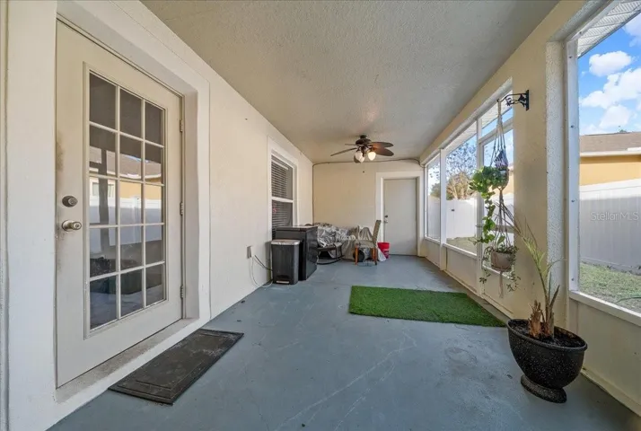Screened Patio / Door to garage