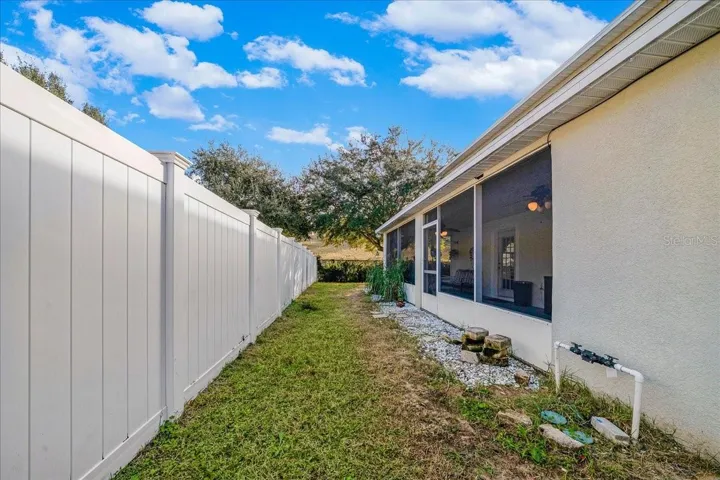 Side Yard / Screened patio