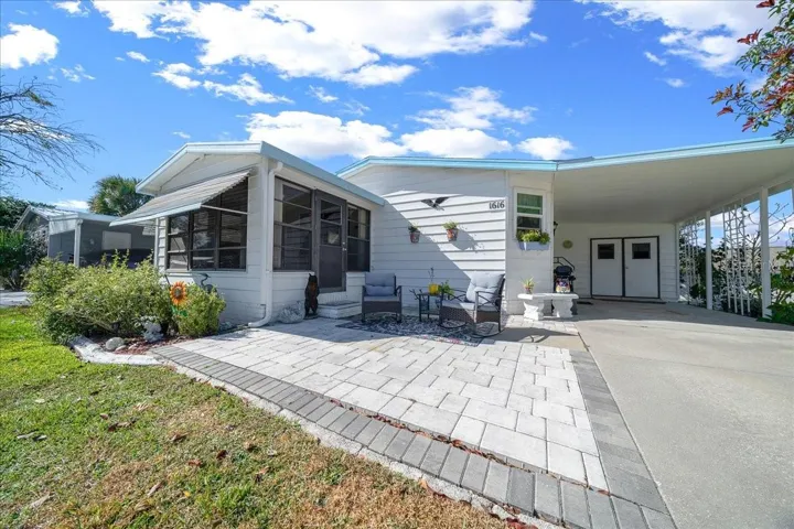 Brick Paver Patio to Soak Up the Sunshine