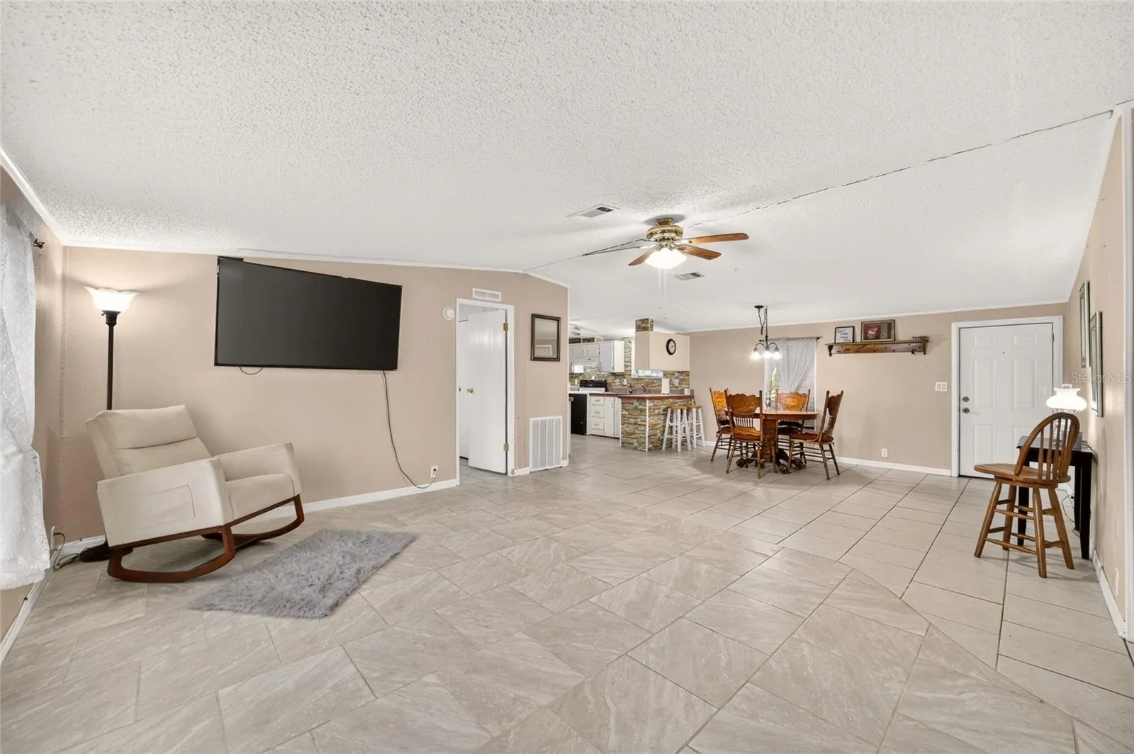 Living Room/Dining Room