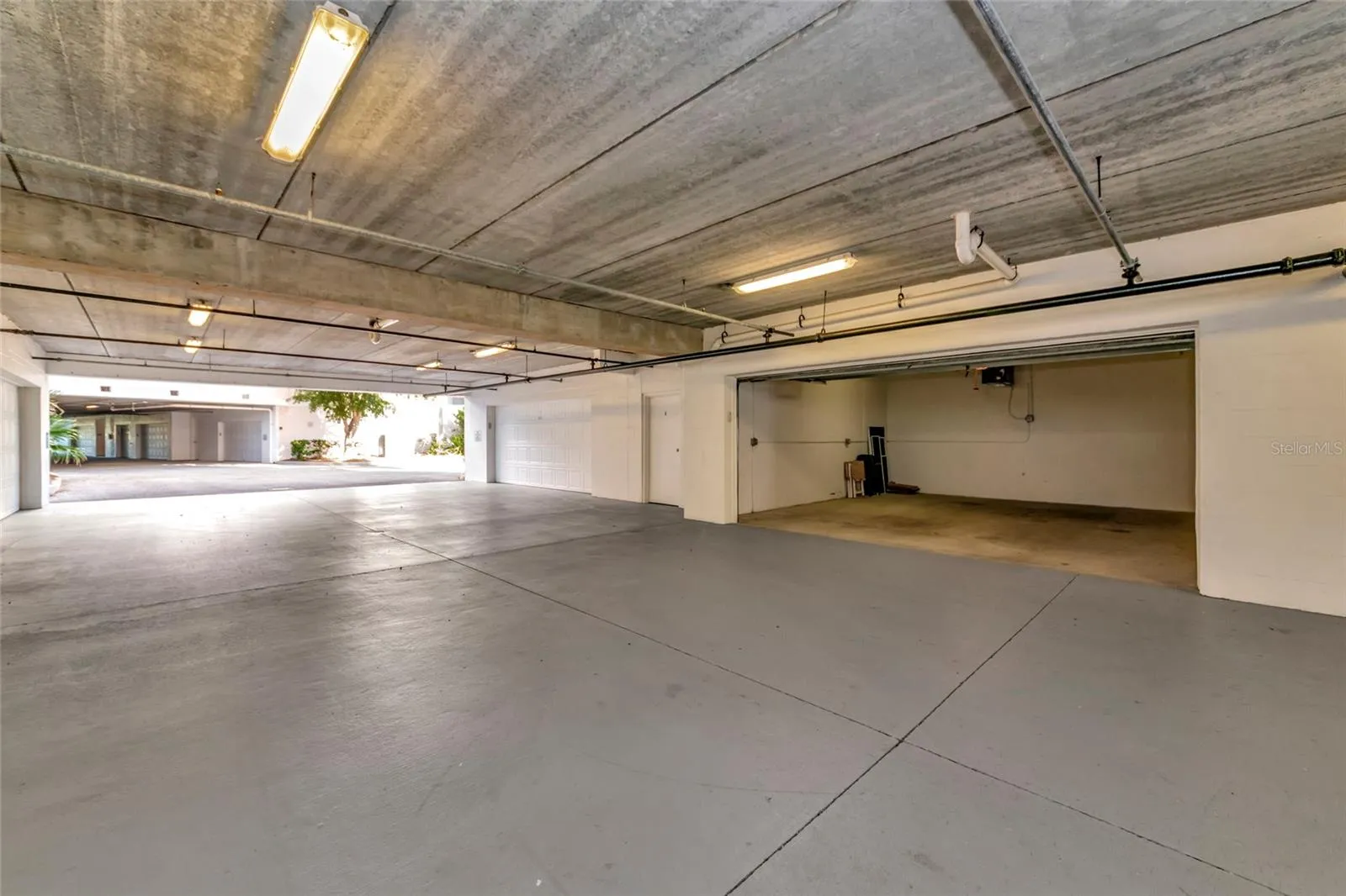 2 CAR PRIVATE GARAGE