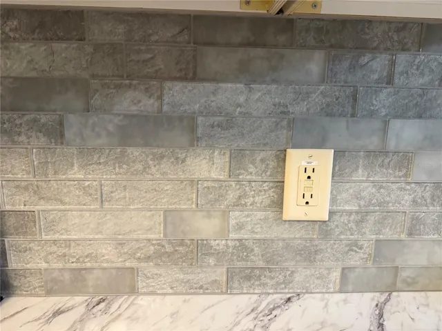 Glass tile Backsplash