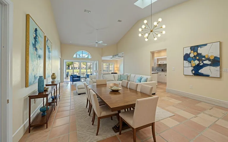 (virtually staged) Great room with lots of light and space