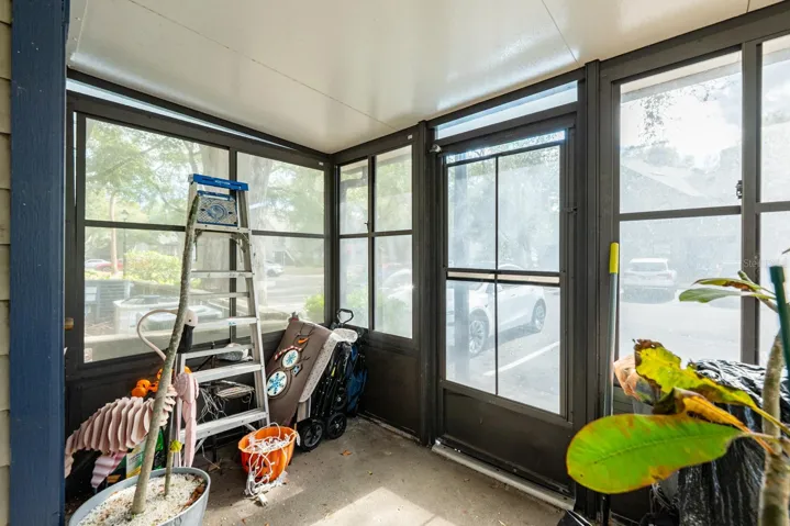 Enclosed/screened lanai.