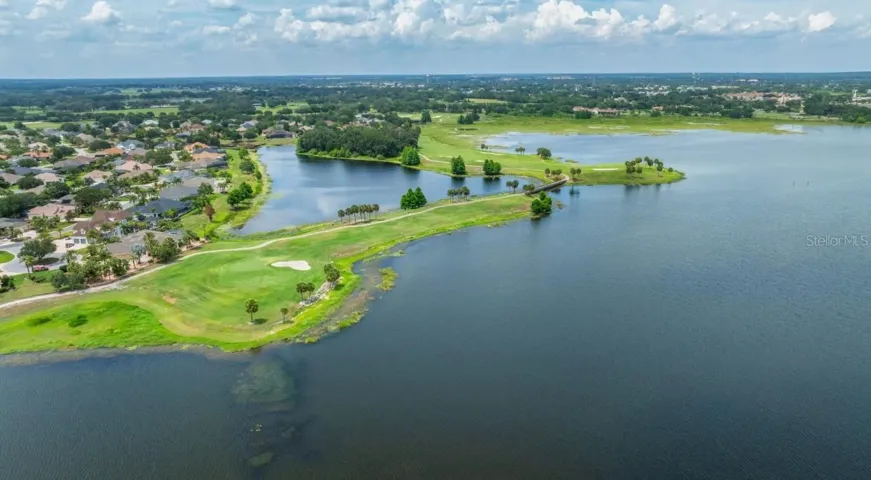 There are 17 golf courses nearby to choose from