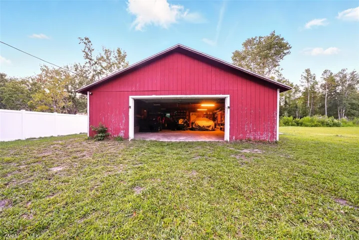 1821 Sq Ft Detached Garage/Workshop
