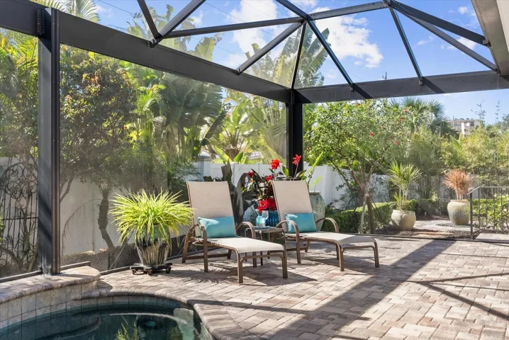 Clear view screened in lanai