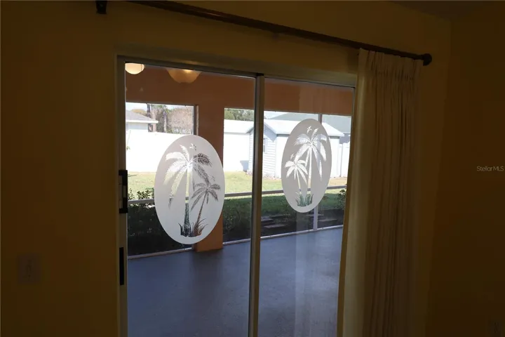 Glass Doors to Lanai